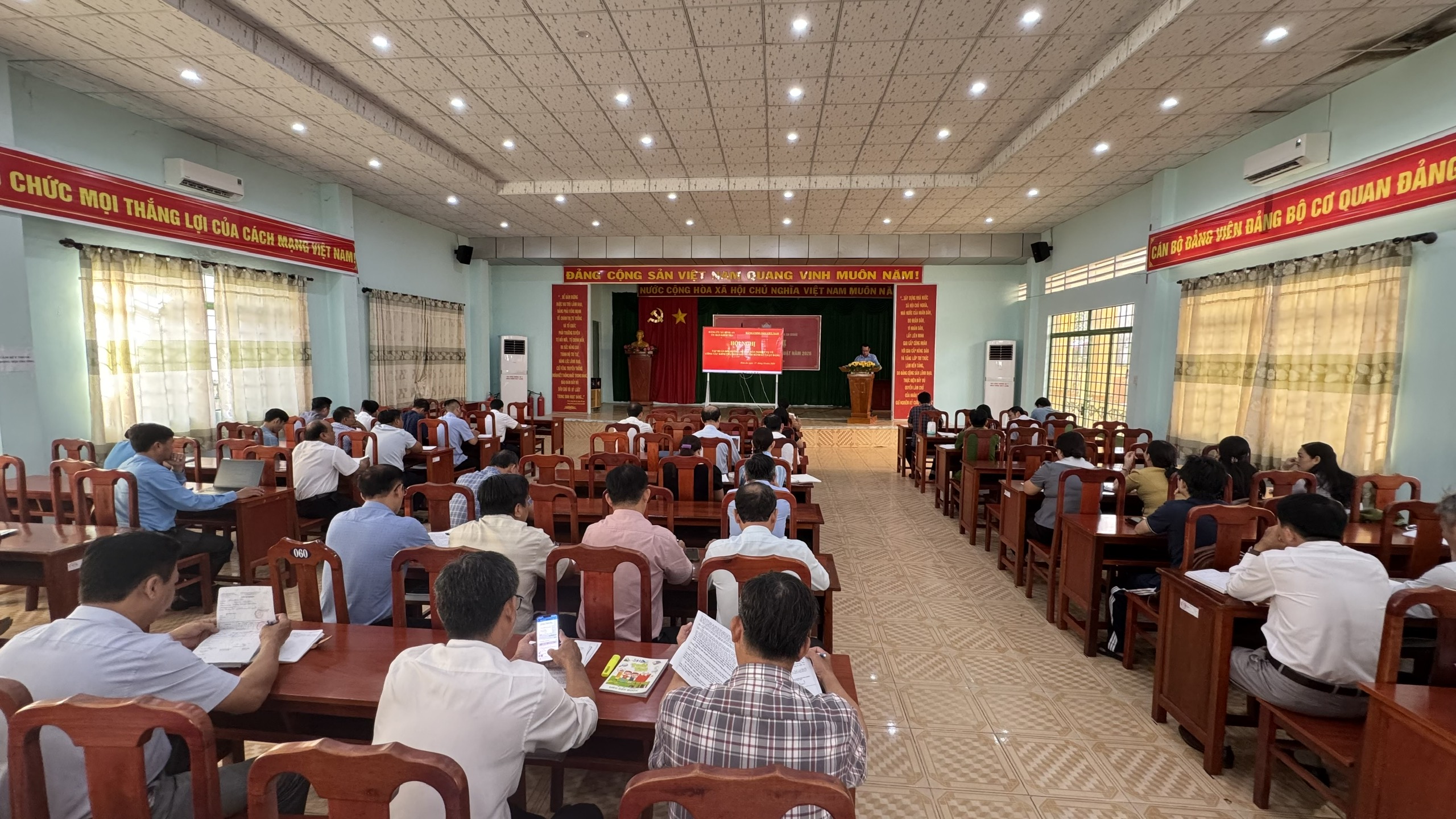 ỦY BAN KIỂM TRA ĐẢNG ỦY XÃ BÌNH AN TỔ CHỨC HỘI NGHỊ TẬP HUẤN, BỒI DƯỠNG ...